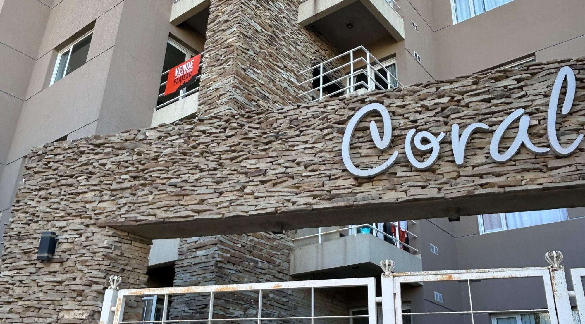 DEPARTAMENTO 2  DORM. +  COCHERA EN BARRIO SUR